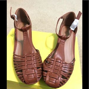 NWOT BAMBOO BEAUTIFUL BROWN HEEL SANDALS